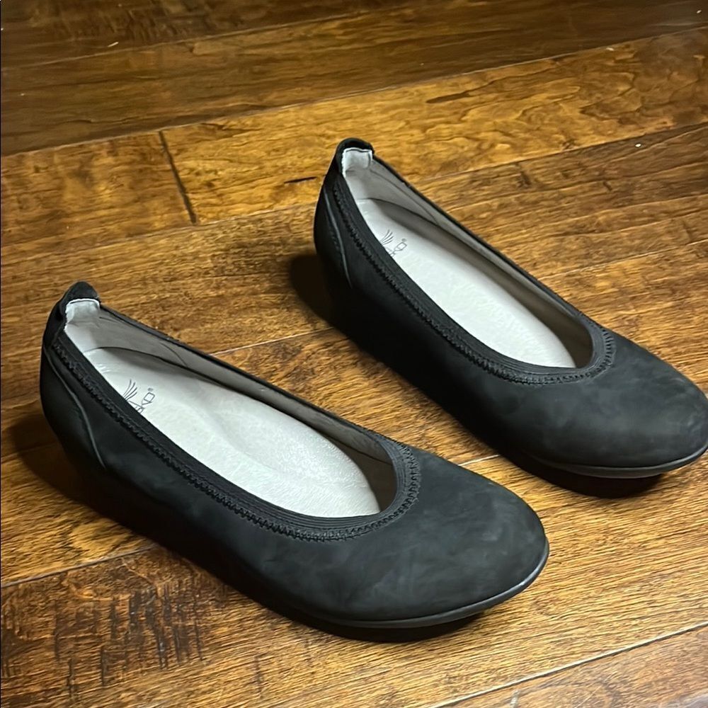 DANSKO Kristen Milled Nubuck Loafer, Black, size 8